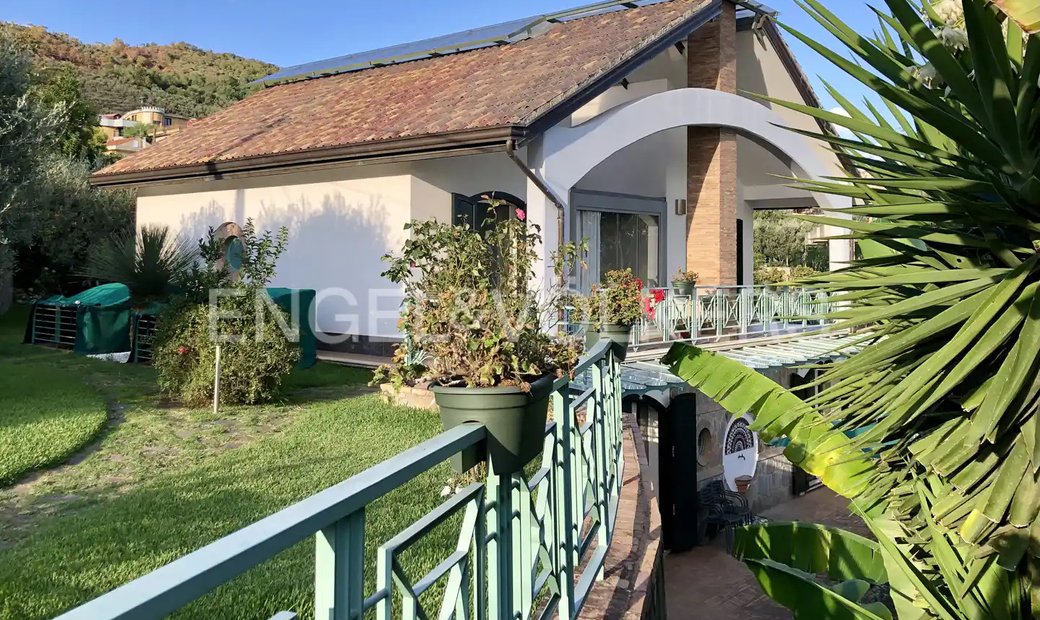 Villa In Class A4 With Swimming In Santa Tecla Castelpagano, Campania