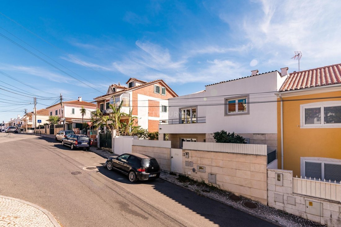 House Odivelas Portugal In Famões, Lisbon, Portugal For Sale (14795617)