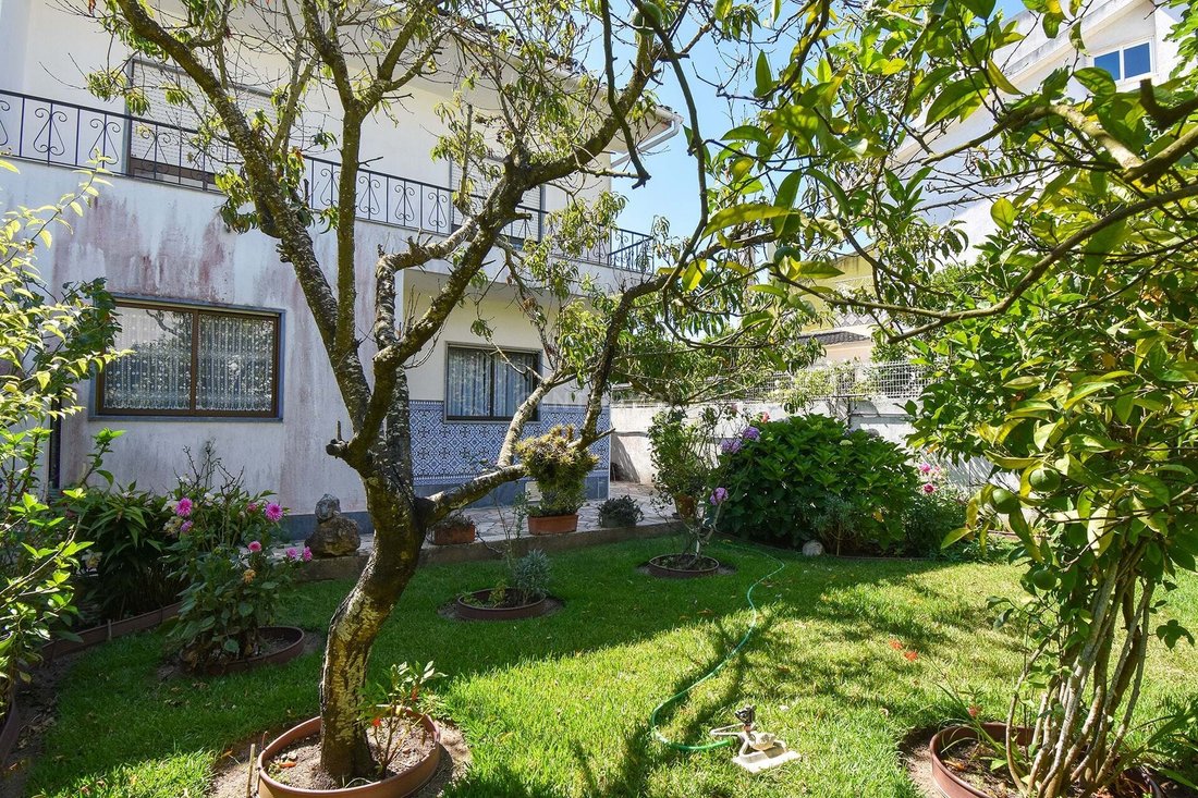 House Sintra Portugal In AlgueirãoMem Martins, Lisbon, Portugal For