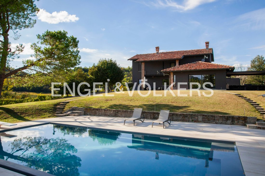 Exclusive Villa With Vineyard And Panoramic View In Trivio, Piedmont