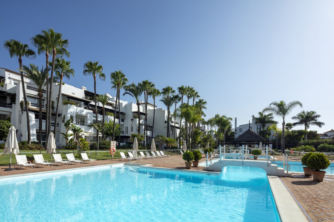 Villa in Marbella, Andalusia, Spain 2 - 14807468
