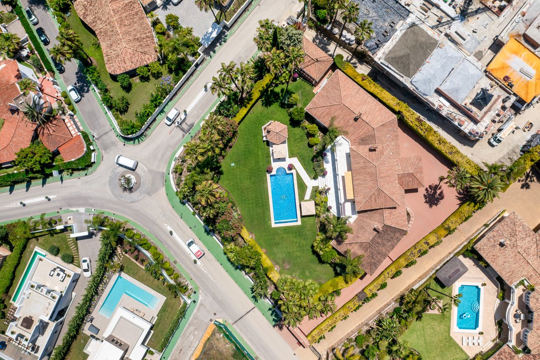 Villa in Marbella, Andalusia, Spain 2 - 14807469