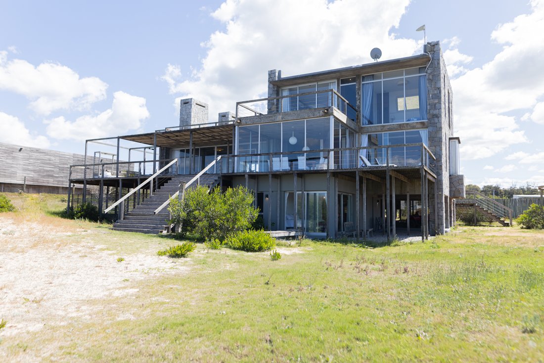 House in Santa Mónica, Maldonado Department, Uruguay 1 - 14798482