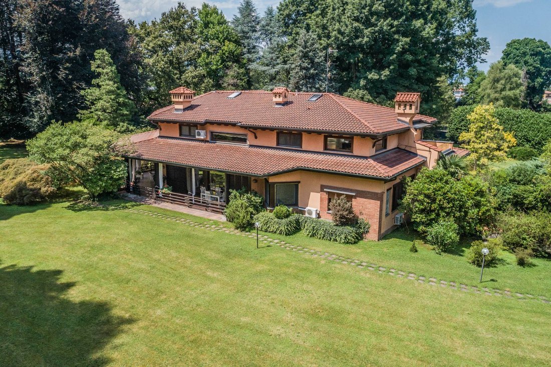 Maison à Arona, Piémont, Italie 3 - 14798387