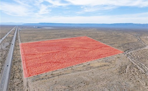 Land in Golden Valley, Arizona, United States 1