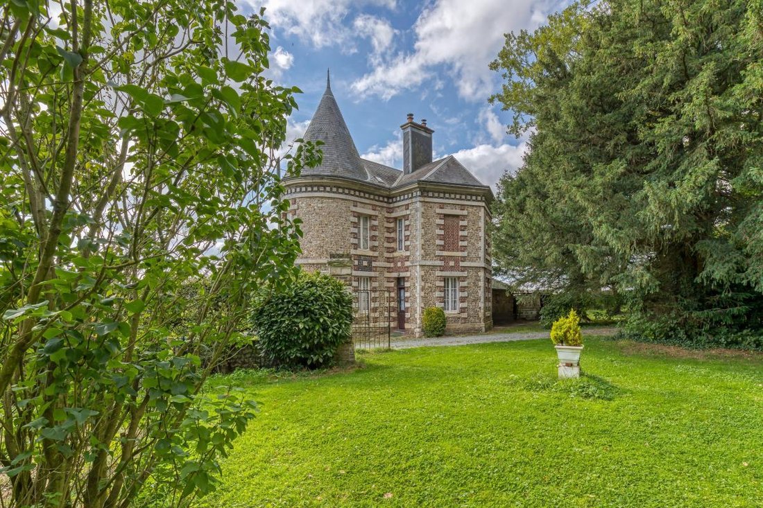 Majestic Estate With 18th Century Château In Fontenay, Normandy, France