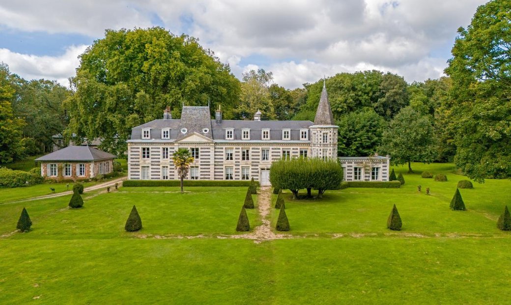 Majestic Estate With 18th Century Château In Fontenay, Normandy, France