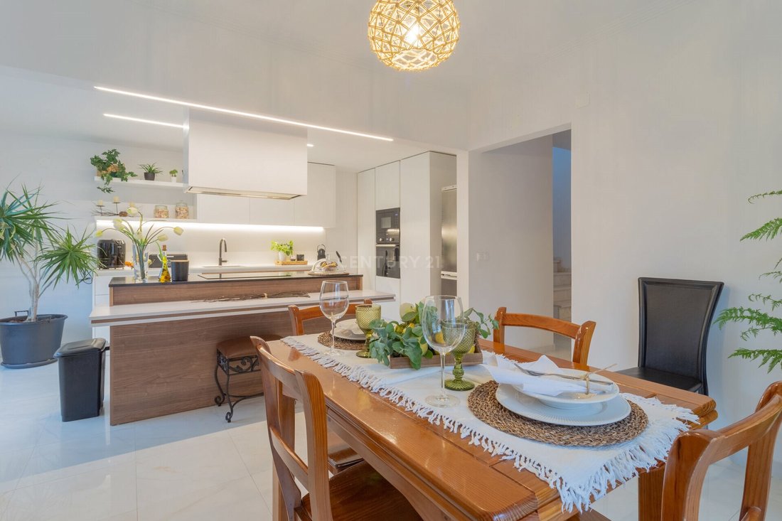 4 Bedroom House In Vale Milhaços In Corroios, Setubal, Portugal For