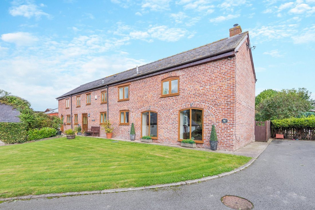 House in Hirwaen, Wales 2 - 14798926
