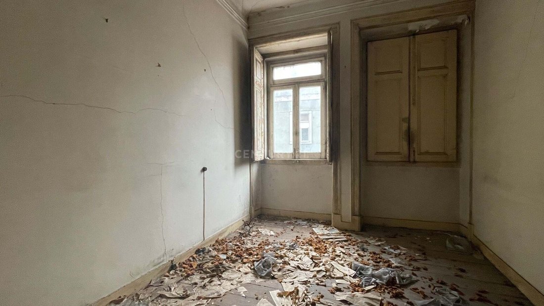 Apartment Sintra Portugal In Queluz, Lisbon, Portugal For Sale (14803366)