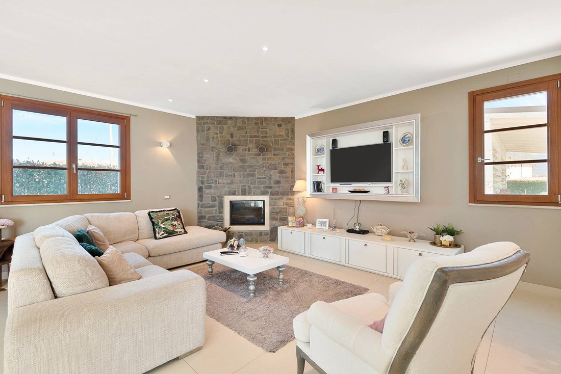Villa in Capezzano Pianore, Camaiore, Tuscany 4 - 13937413