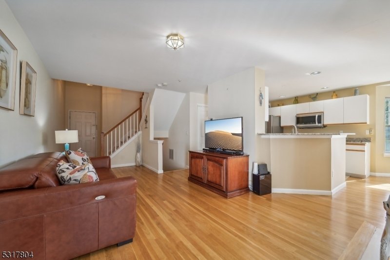 602 Knollwood Court In Denville, New Jersey, United States For Sale