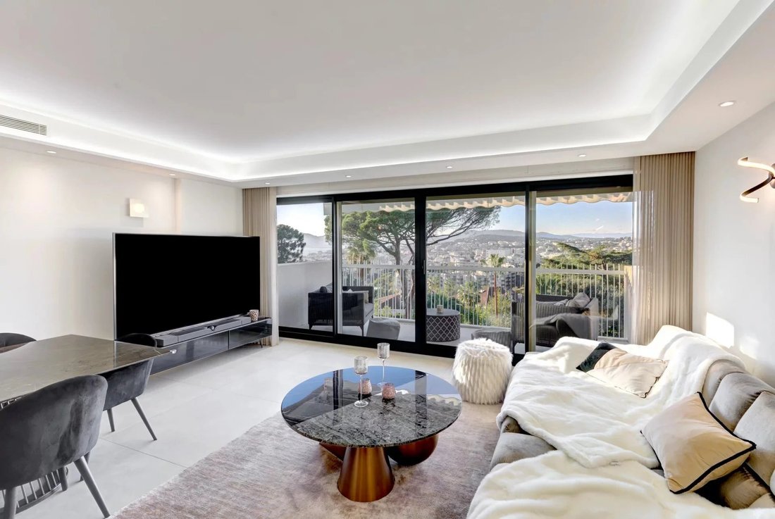 For Sale 4 Room Apartment In Cannes, Provence Alpes Côte D'azur, France