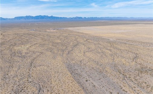 Land in Golden Valley, Arizona, United States 1