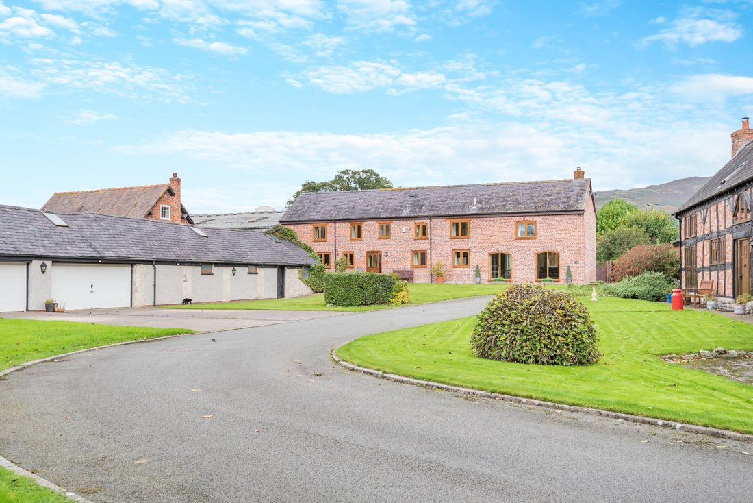 House in Hirwaen, Wales 1 - 14798926