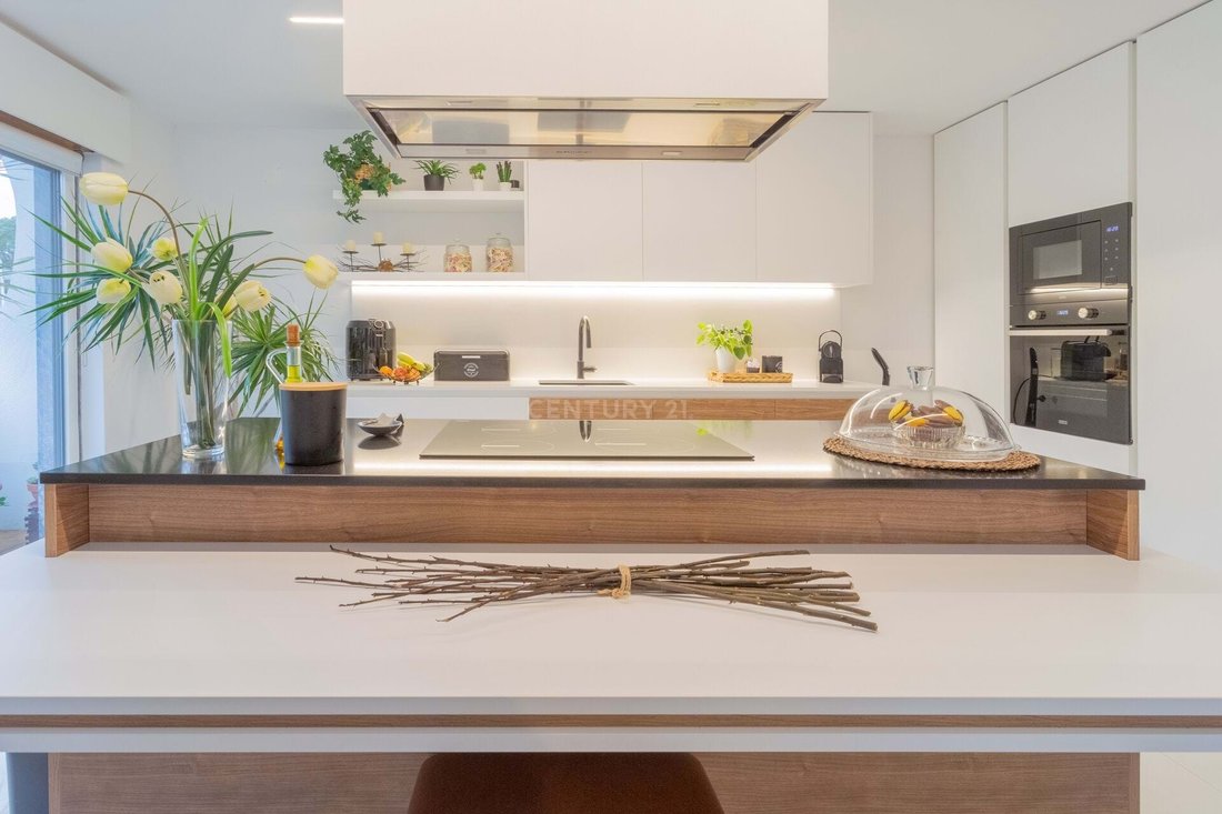 4 Bedroom House In Vale Milhaços In Corroios, Setubal, Portugal For