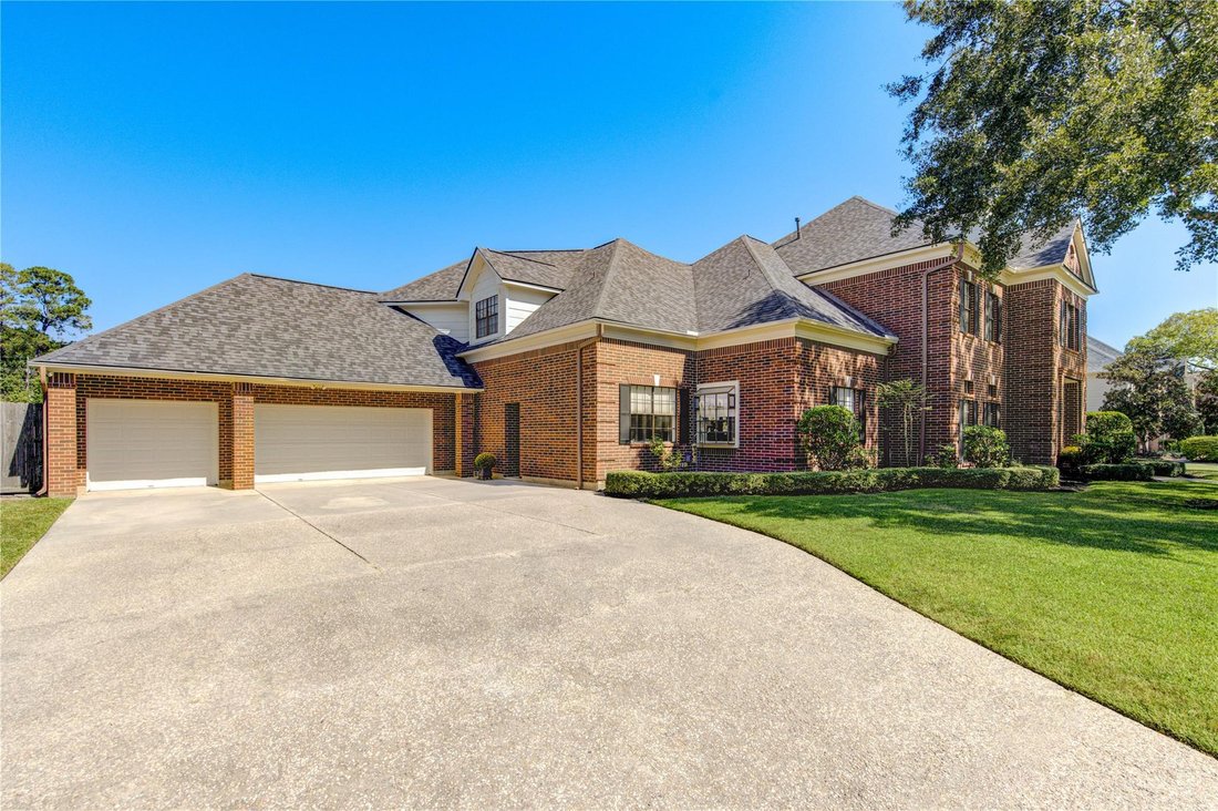 14702 Sandy Creek Drive In Houston, Texas, United States For Sale