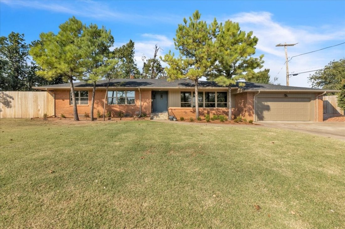 Nichols Hills Residential In Nichols Hills, Oklahoma, United States For