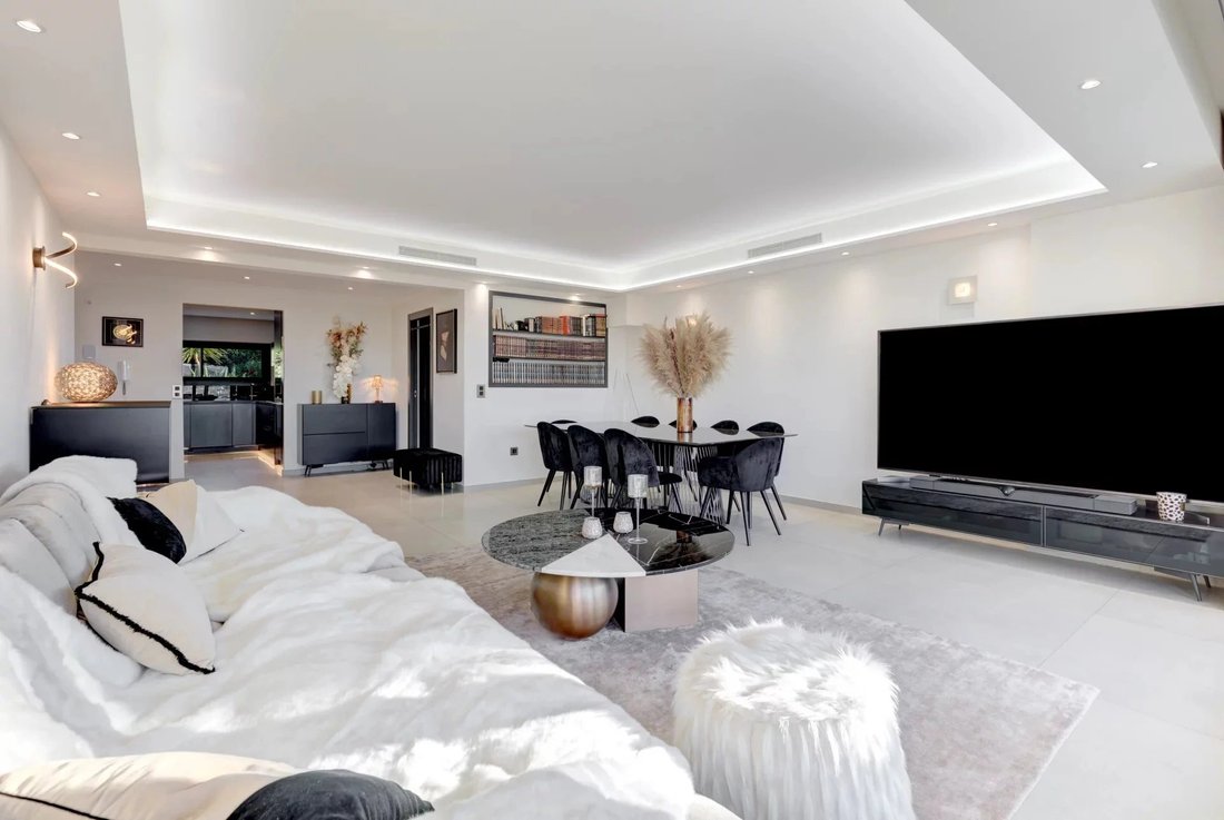 For Sale 4 Room Apartment In Cannes, Provence Alpes Côte D'azur, France