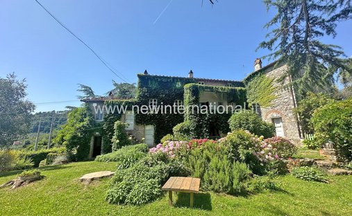 Country House in Camaiore, Tuscany, Italy 1