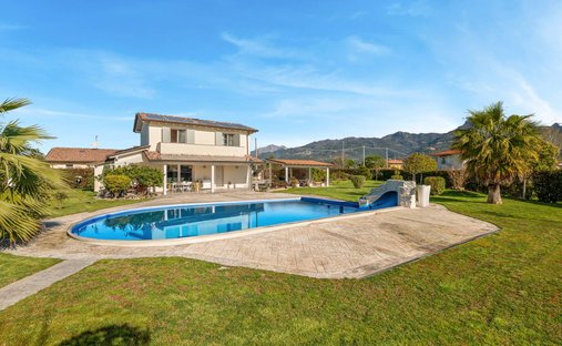Villa in Capezzano Pianore, Camaiore, Tuscany 1