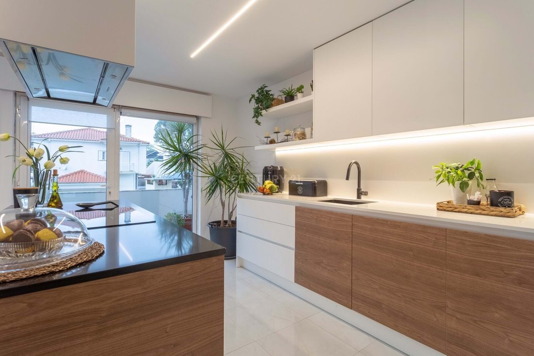 4 Bedroom House In Vale Milhaços In Corroios, Setubal, Portugal For