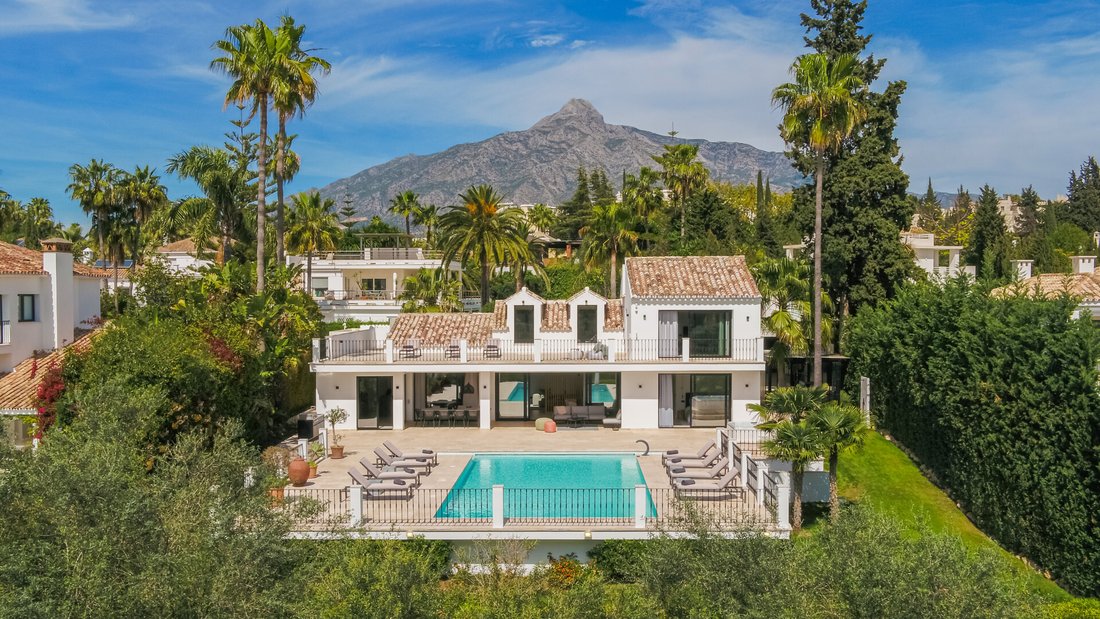 Villa in Marbella, Andalusia, Spain 1 - 14807467