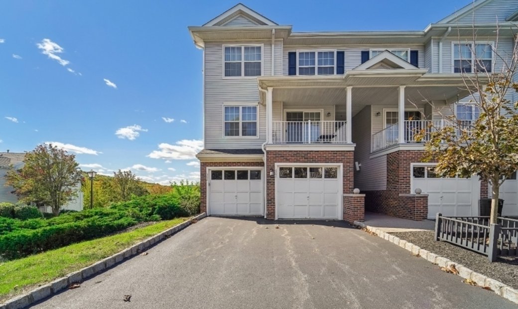 602 Knollwood Court In Denville, New Jersey, United States For Sale