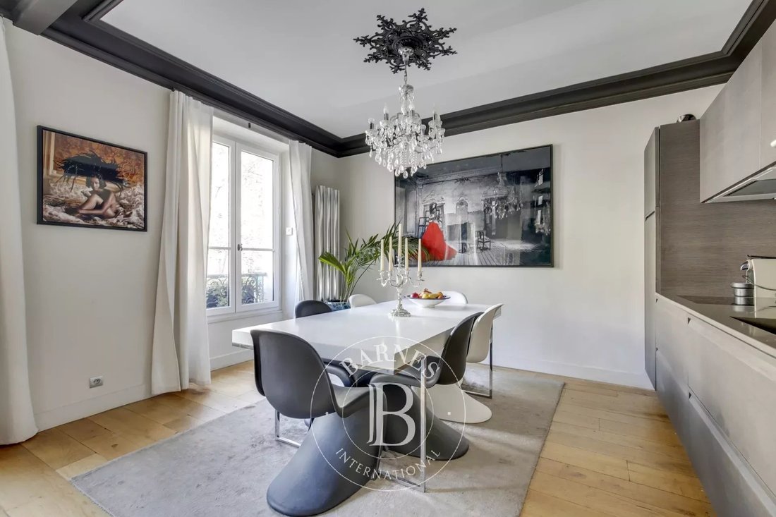 Paris 7 Ecole Militaire 3 Rooms Renovated In Paris, île De France