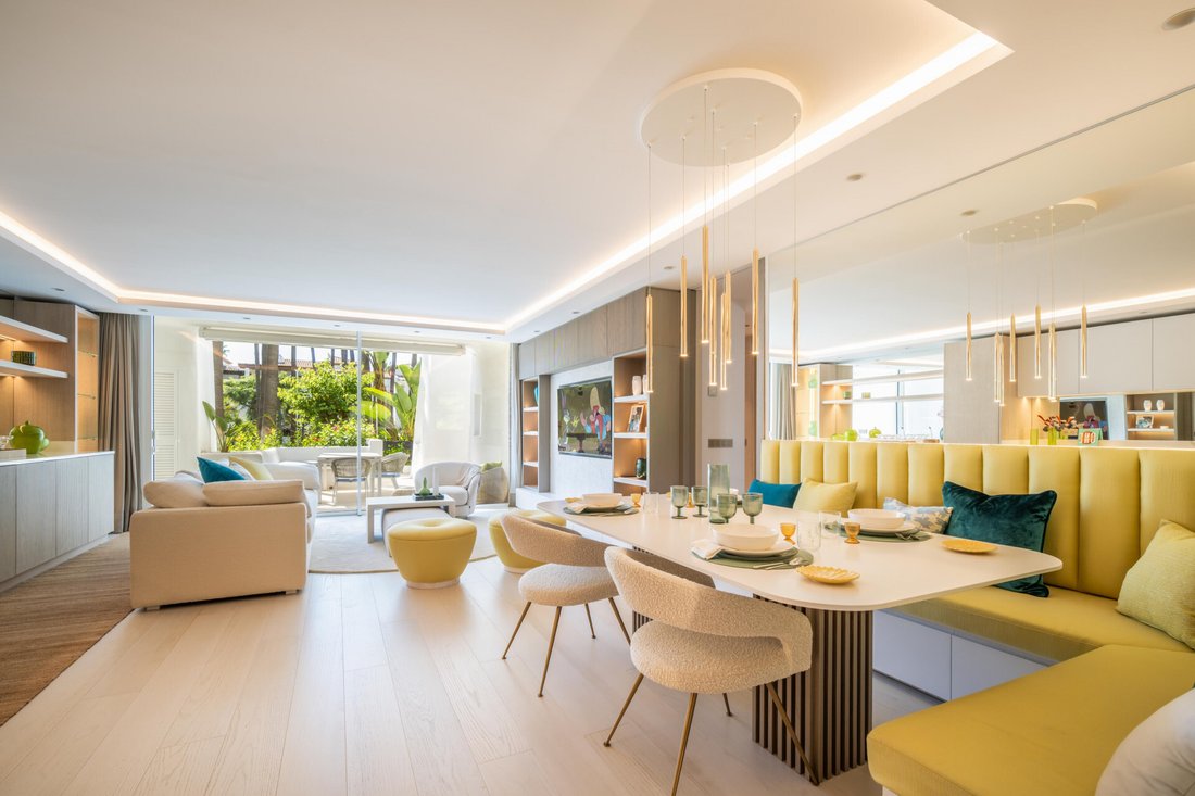 Villa in Marbella, Andalusia, Spain 1 - 14807468