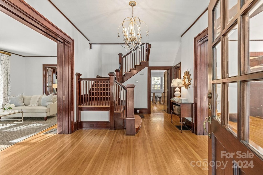 Stunning 1920s Residence On Iconic In Charlotte, North Carolina, United
