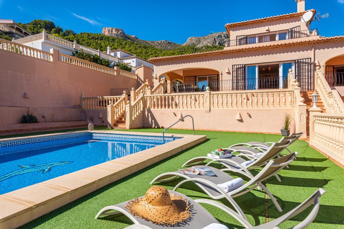 Villa in Calp / Calpe, Valencian Community, Spain 2 - 12833047
