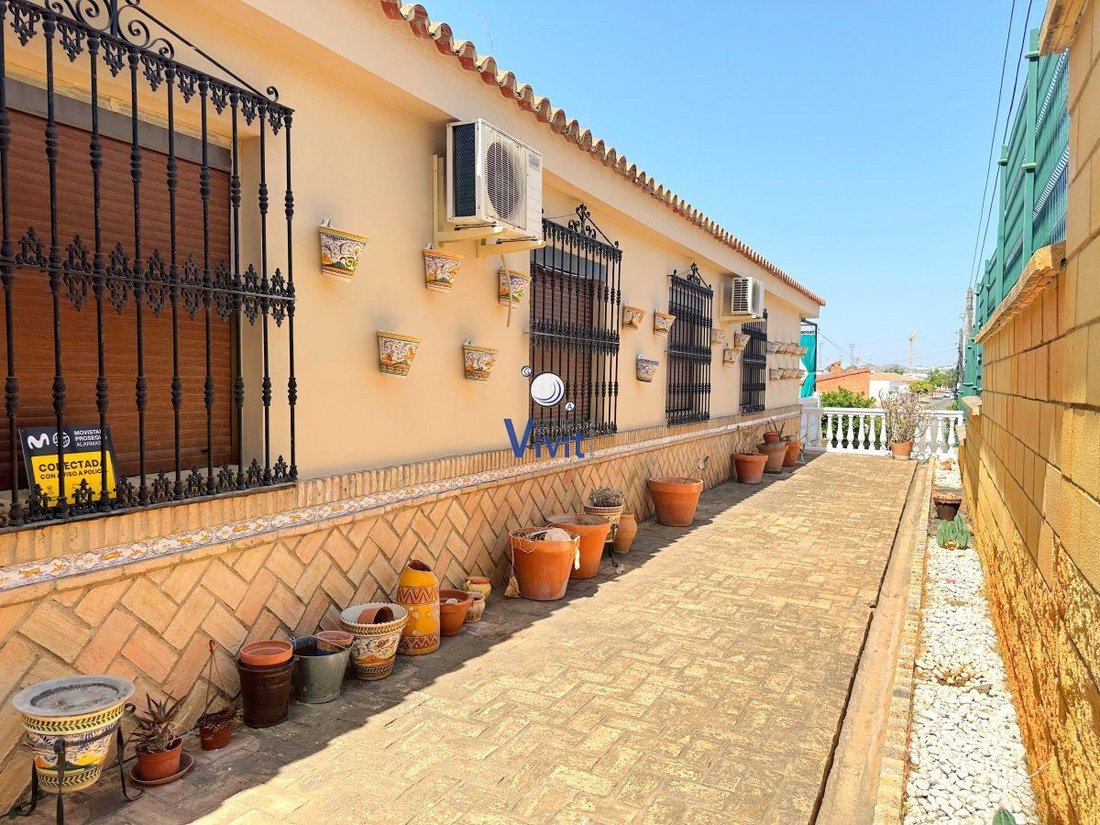 Chalet in Alcala de Guadaira, Andalusia, Spain 2 - 14812294