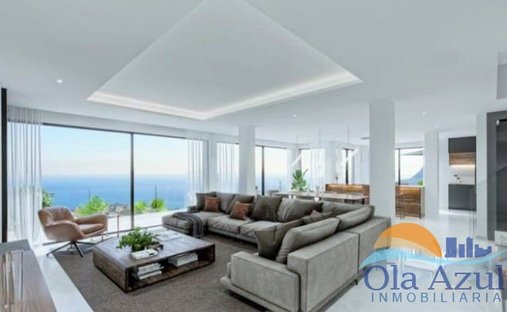 Chalet in Calp / Calpe, Valencian Community, Spain 1