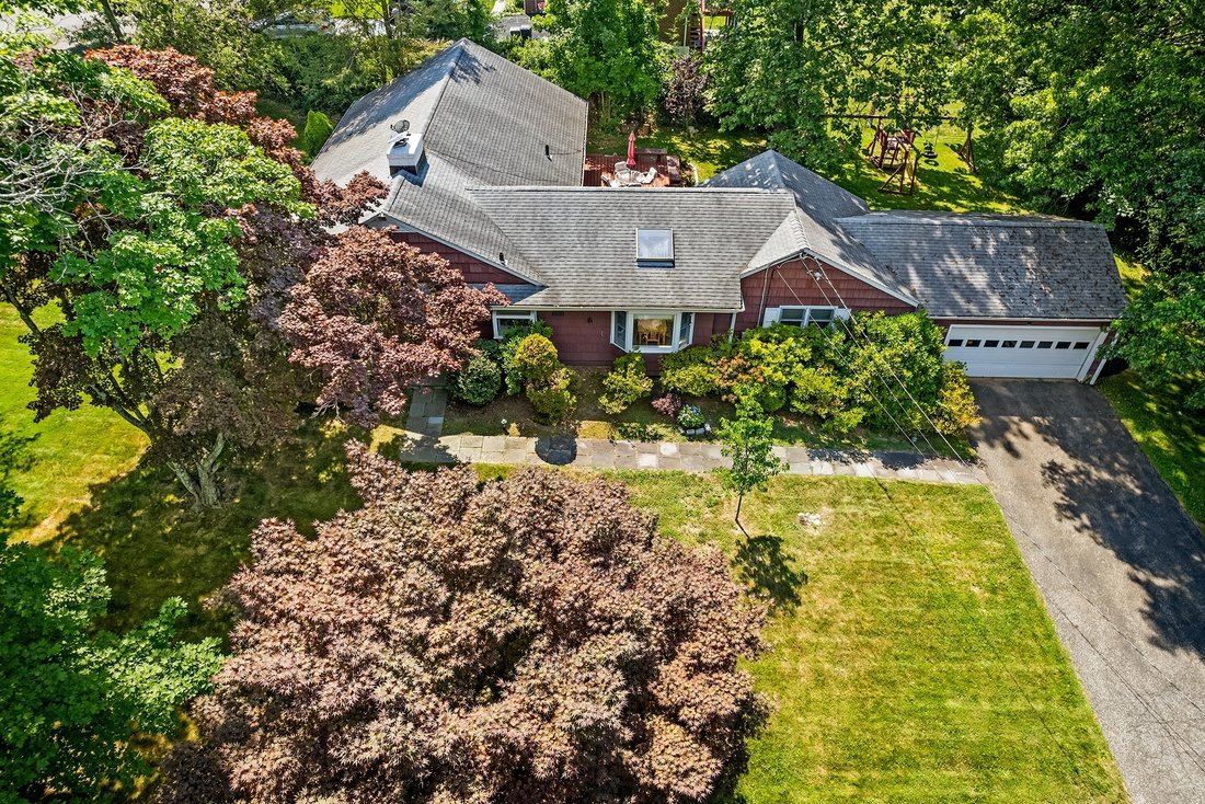 14 Old Orchard Rd In Port Chester, New York, United States For Sale