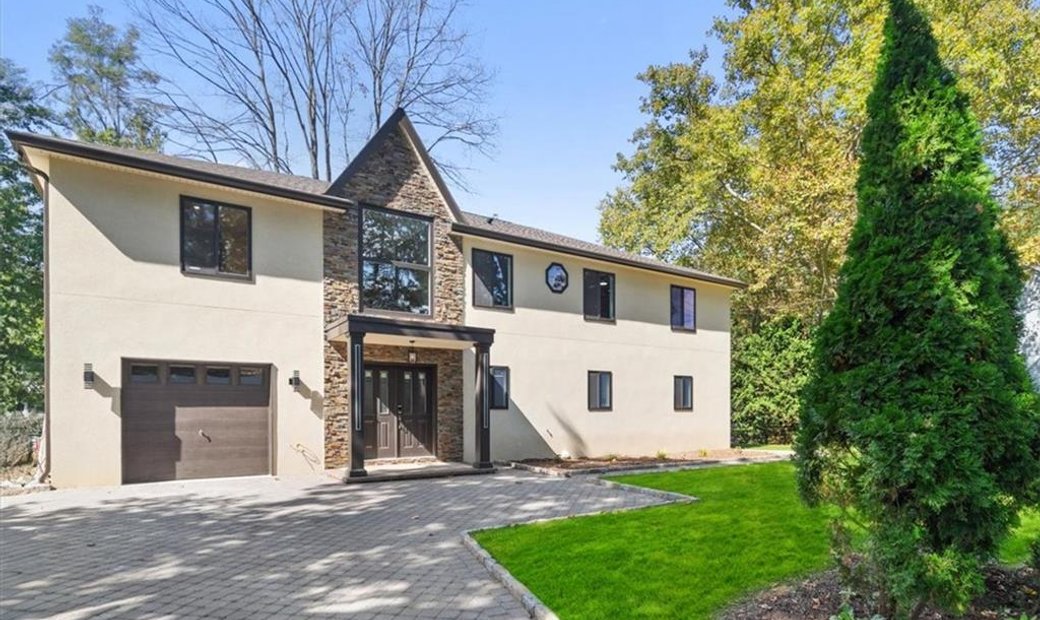 Residential Eastchester In New Rochelle, New York, United States For