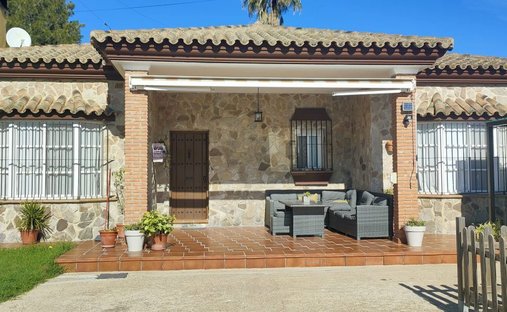 Chalet in Chiclana de la Frontera, Andalusia, Spain 1