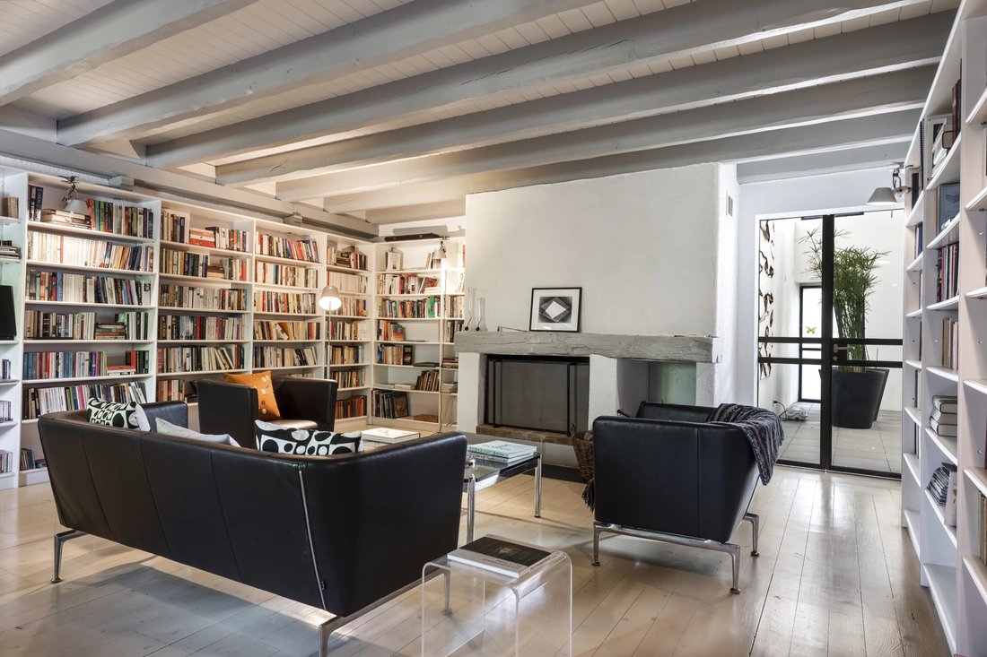 Splendid Renovated Village House In Geneva, Genève, Switzerland For