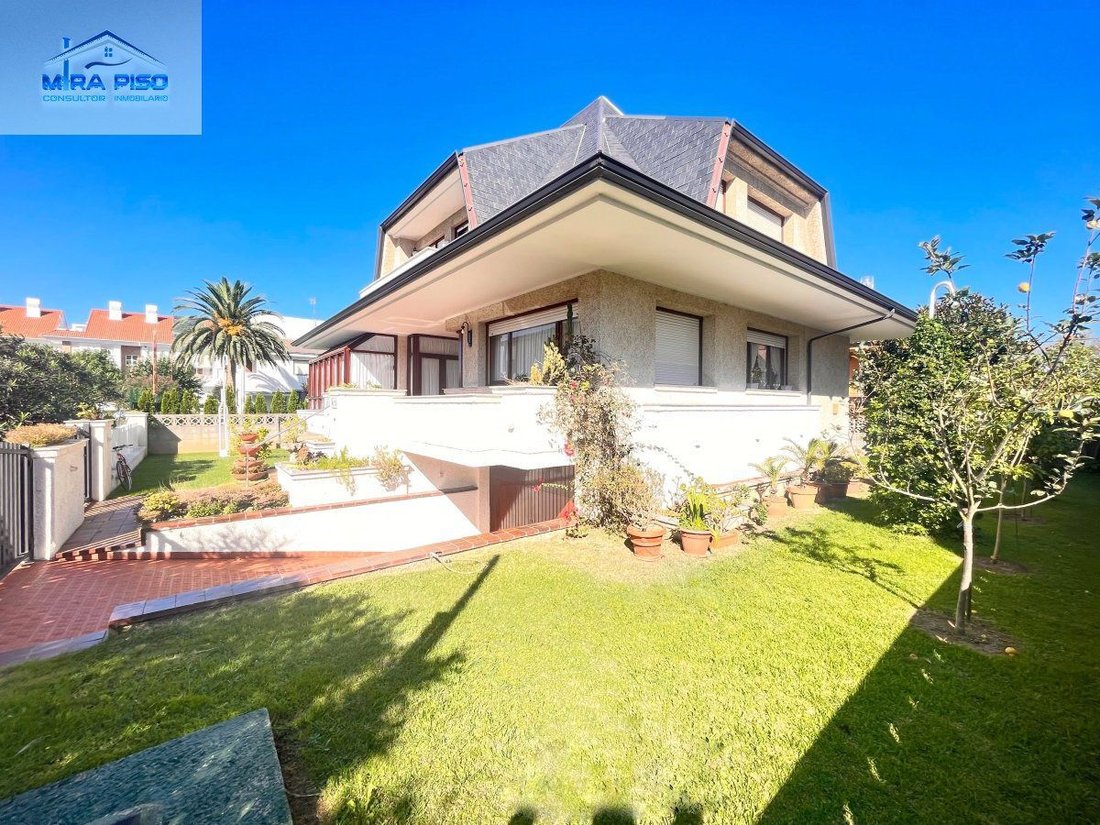 Chalet in Santona, Cantabria, Spain 1 - 14814778