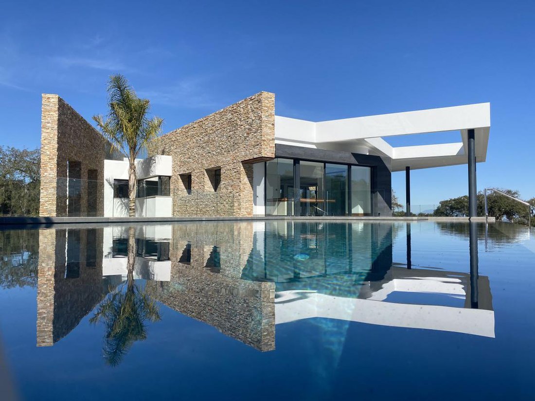 Villa in Sotogrande, San Roque, Andalusia 1 - 14814911