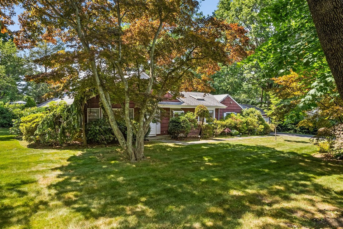 14 Old Orchard Rd In Port Chester, New York, United States For Sale