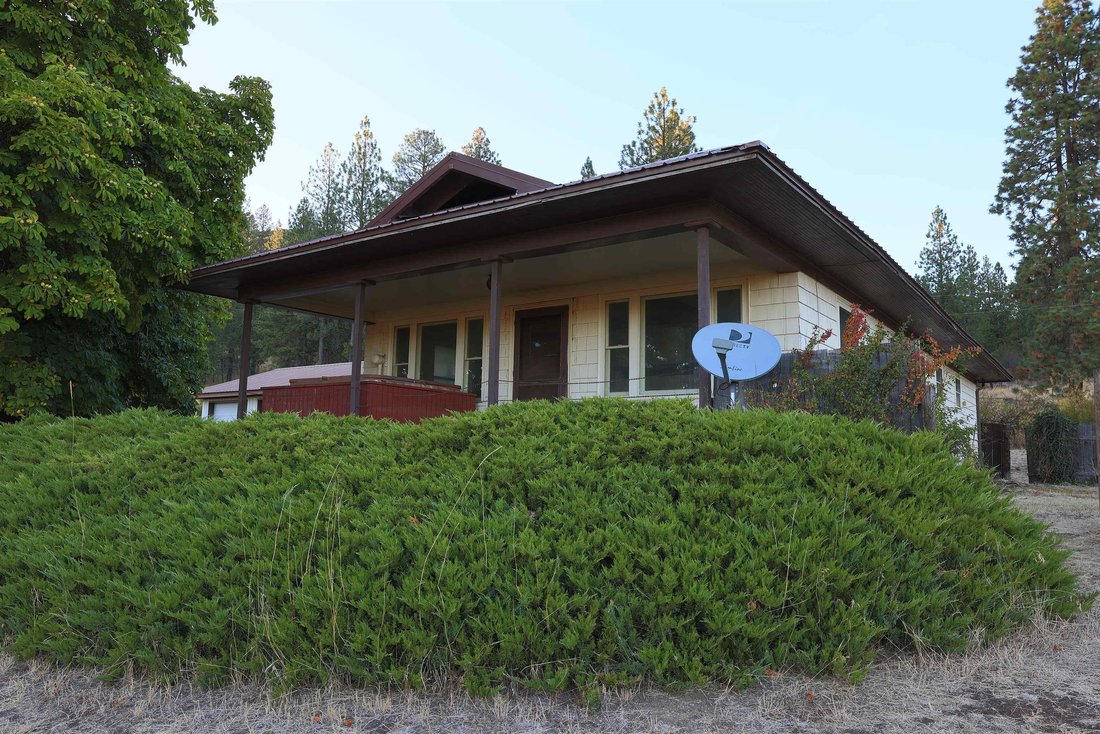 Huge Acreage With Farmhouse And In Newman Lake, Washington, United