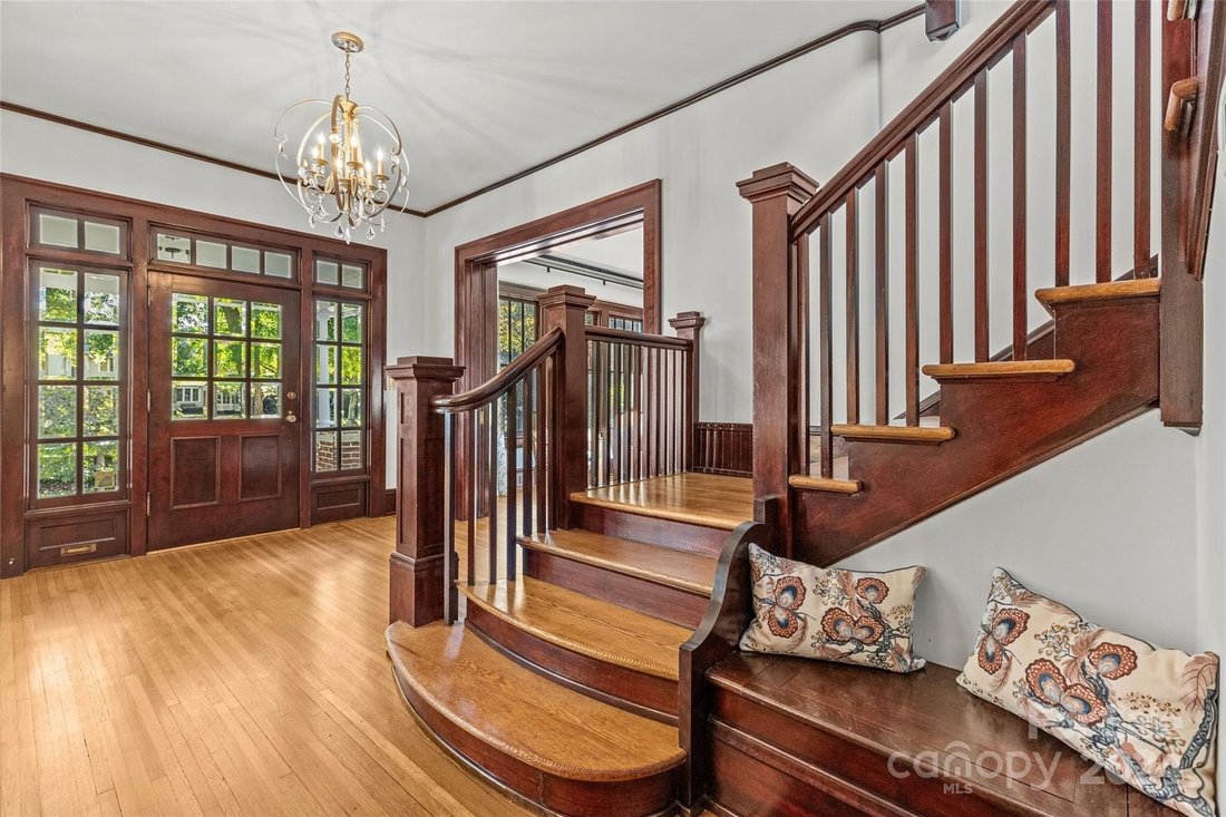Stunning 1920s Residence On Iconic In Charlotte, North Carolina, United