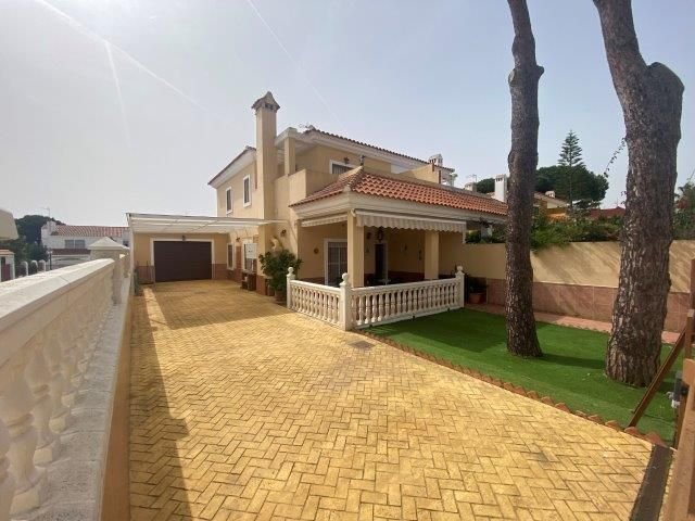 Chalet in Lepe, Andalusia, Spain 3 - 14815494