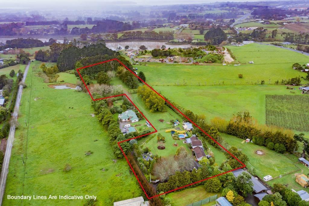 Versatile Leisure Farm Property In Kumeu, Auckland, New Zealand For