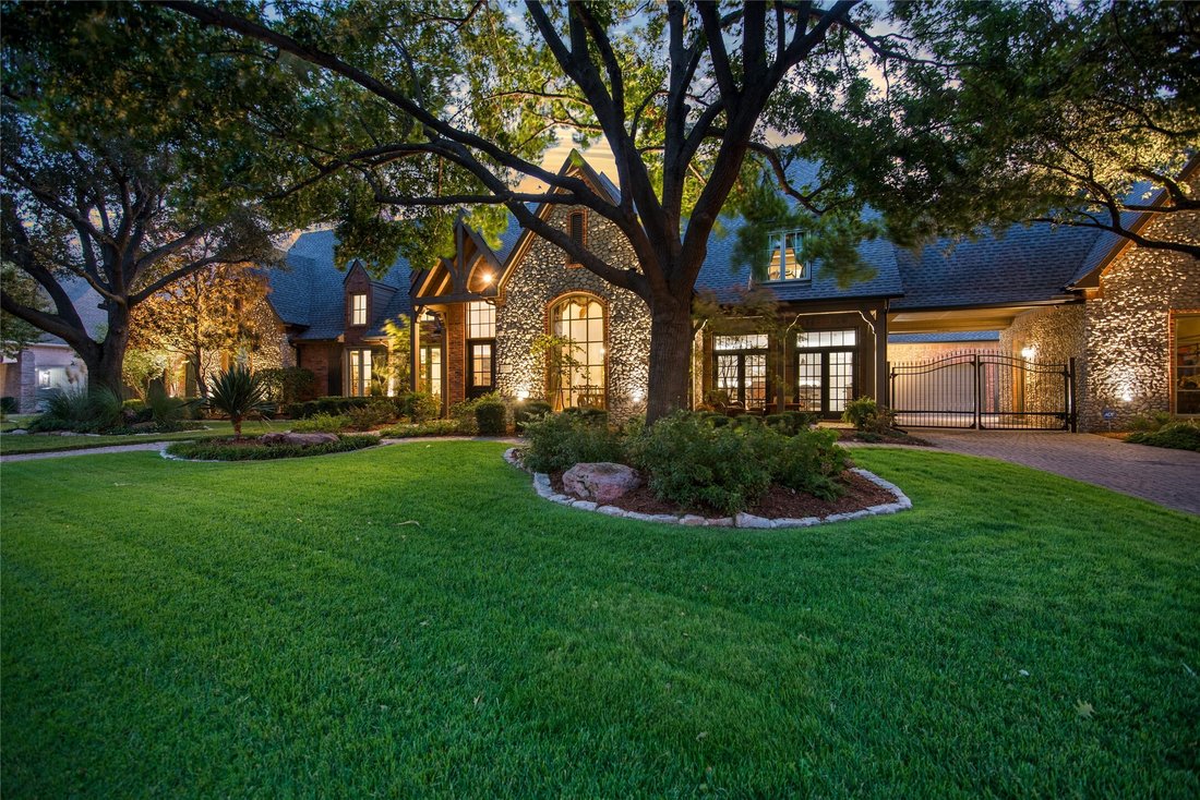 House in Plano, Texas, United States 2 - 14809079