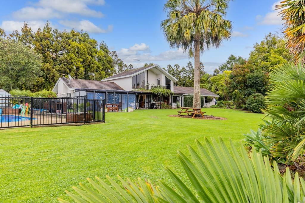 Versatile Leisure Farm Property In Kumeu, Auckland, New Zealand For