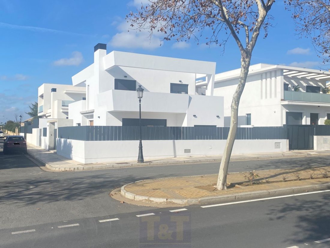 Chalet in Lepe, Andalusia, Spain 2 - 14815214