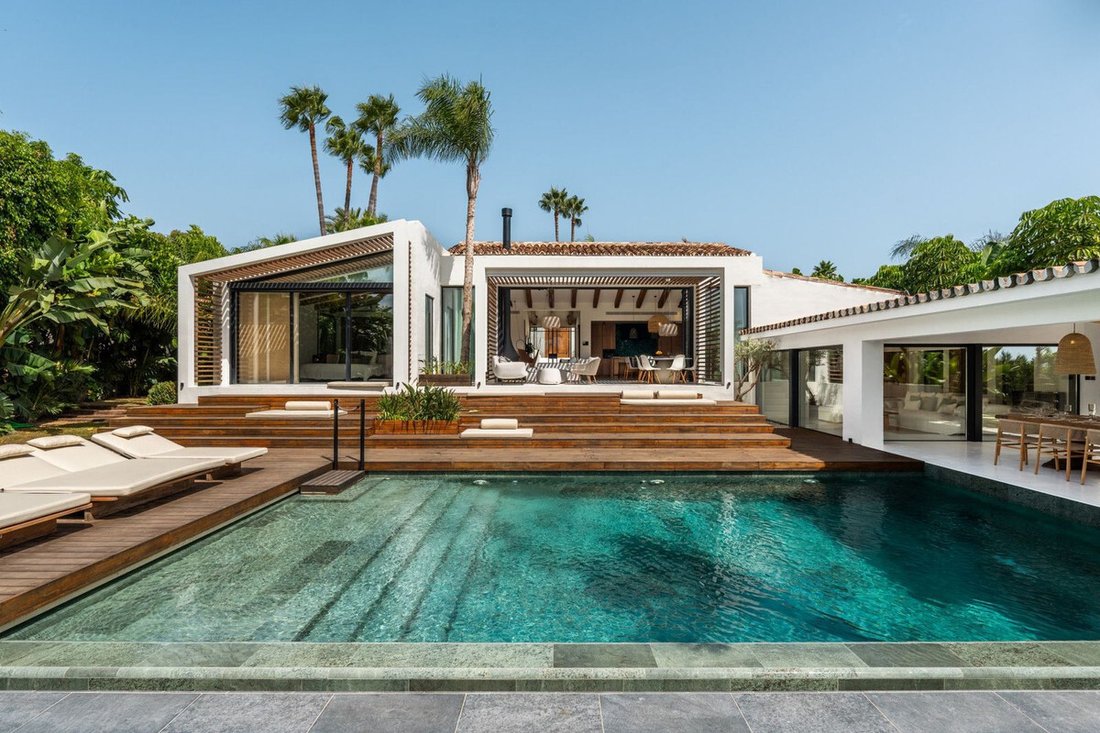 Villa in Marbella, Andalusia, Spain 1 - 14810020