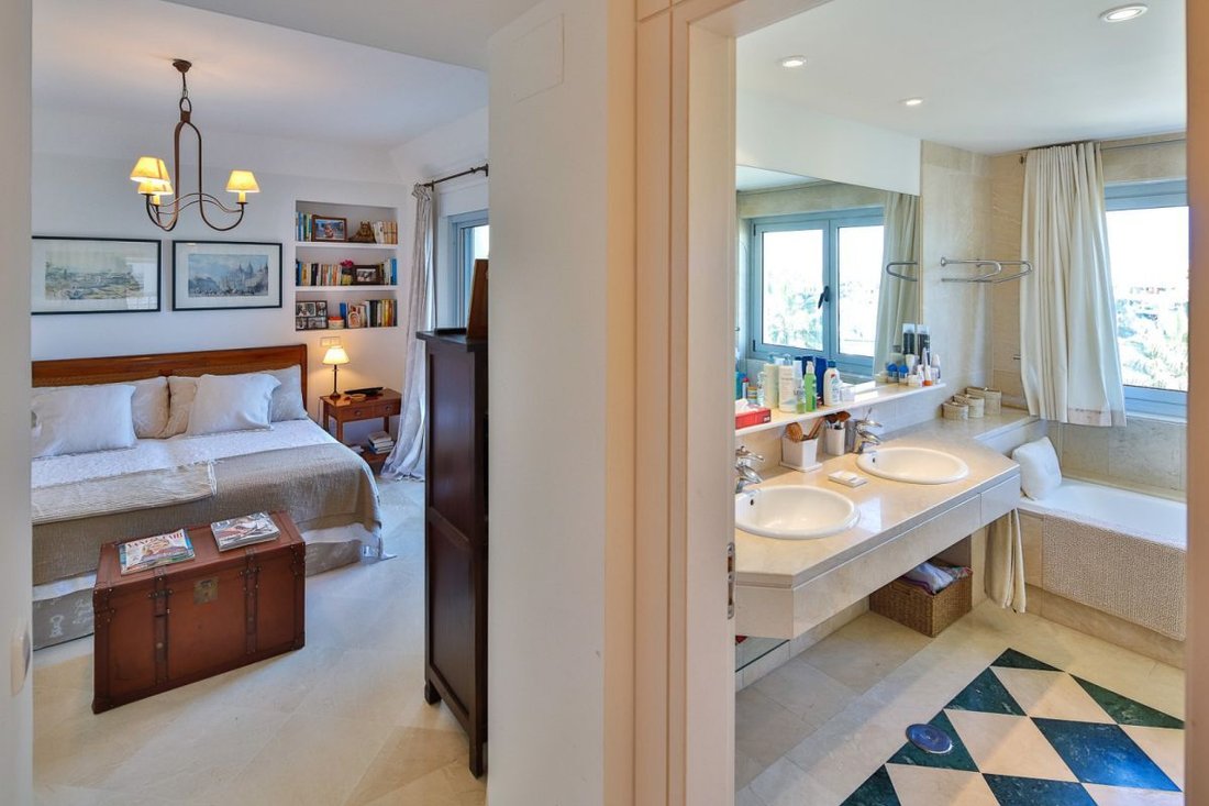 Penthouse in Sotogrande, San Roque, Andalusia 4 - 14817466